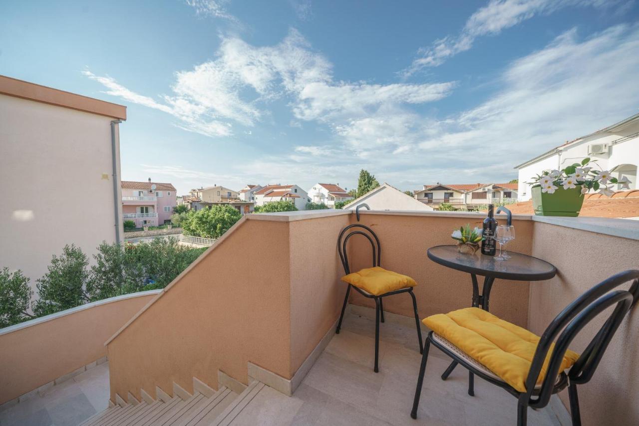 Apartmani Nedoklan ซรีมา ภายนอก รูปภาพ