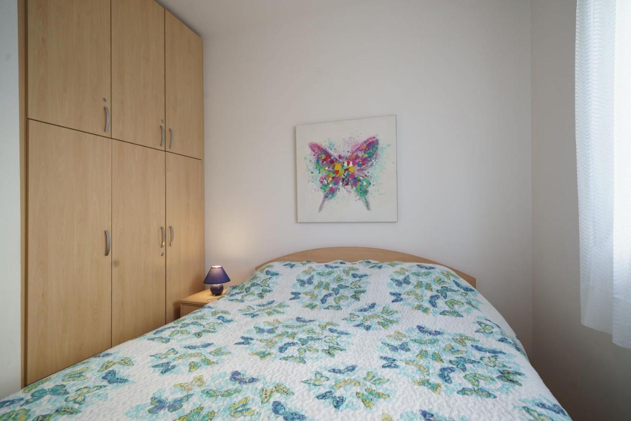 Apartmani Nedoklan ซรีมา ภายนอก รูปภาพ
