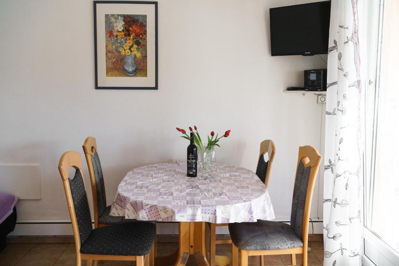 Apartmani Nedoklan ซรีมา ภายนอก รูปภาพ