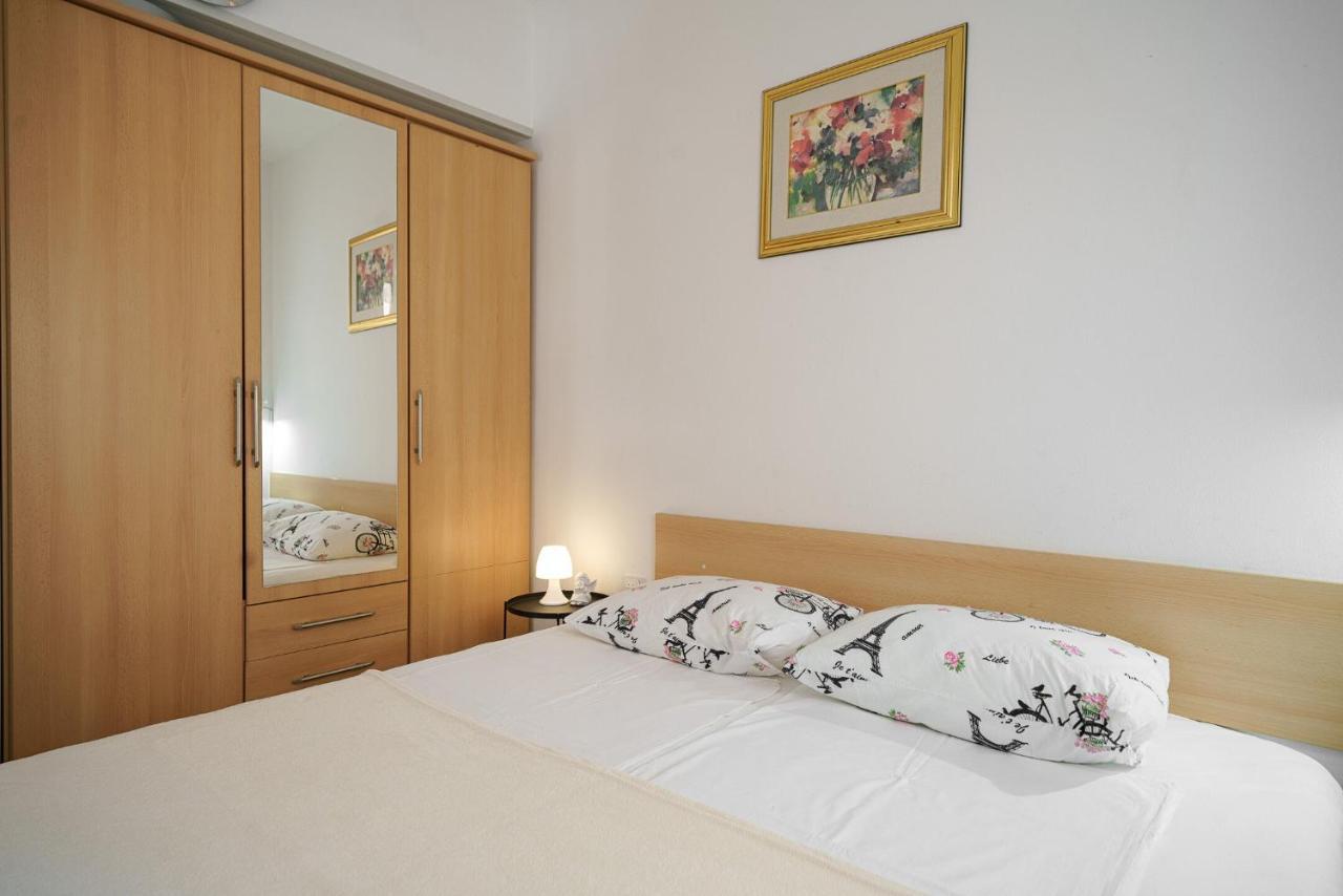 Apartmani Nedoklan ซรีมา ภายนอก รูปภาพ