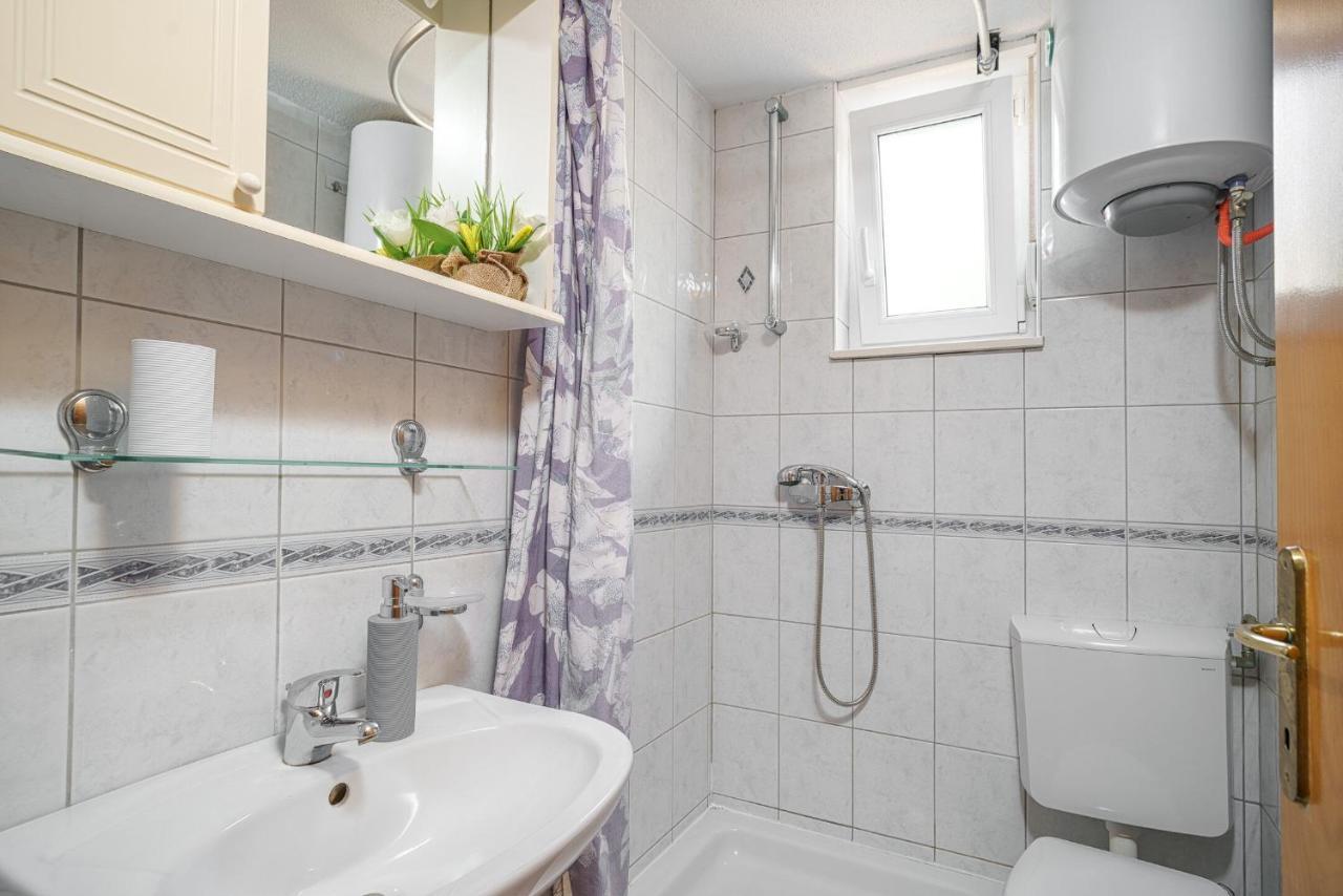 Apartmani Nedoklan ซรีมา ภายนอก รูปภาพ